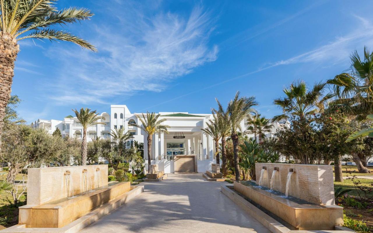 哈马迈特海水浴度假丽笙布鲁酒店 哈馬馬特 外观 照片 The entrance of the hotel