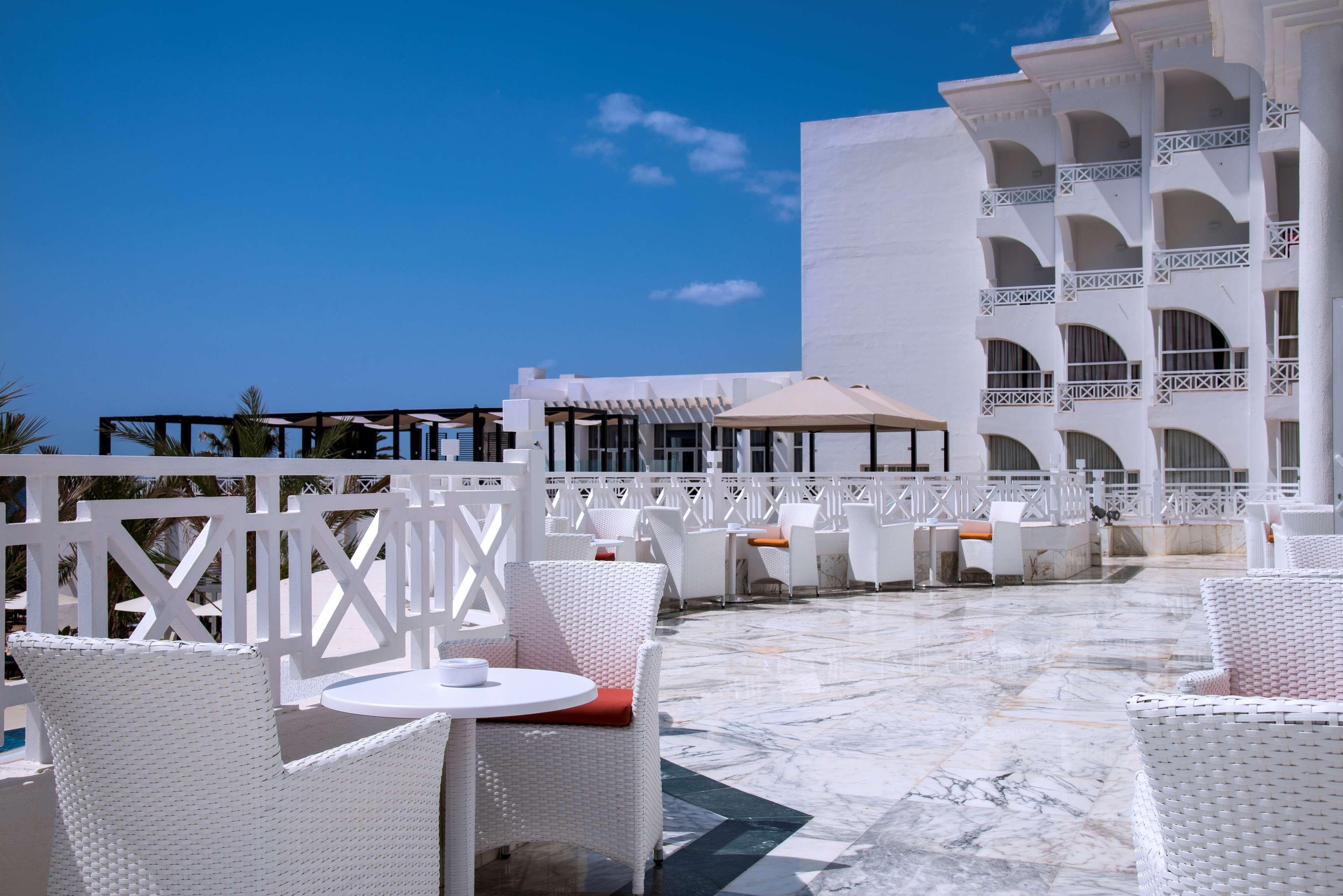 哈马迈特海水浴度假丽笙布鲁酒店 哈馬馬特 外观 照片 The hotel's rooftop