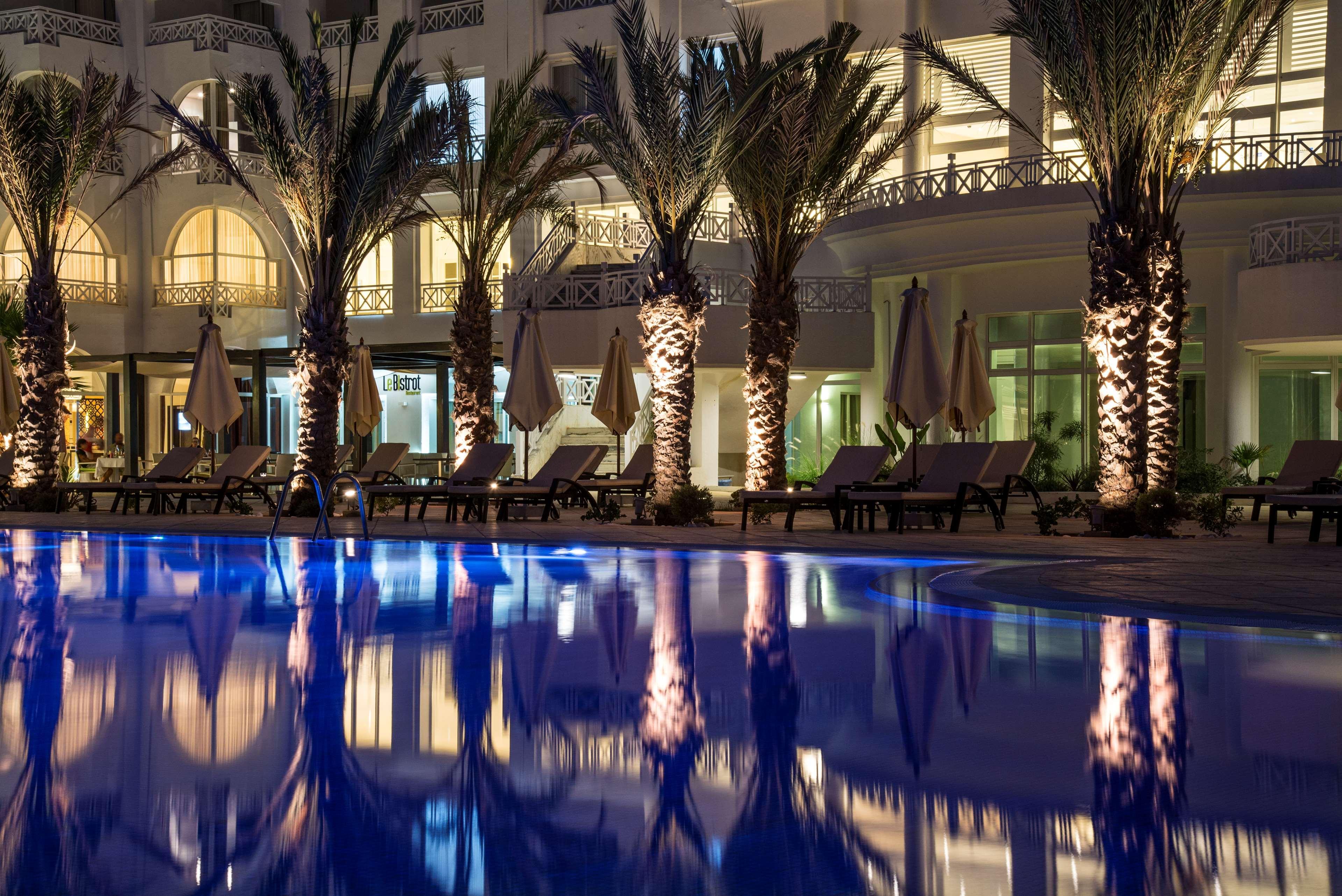 哈马迈特海水浴度假丽笙布鲁酒店 哈馬馬特 外观 照片 The Royal Mirage Hotel